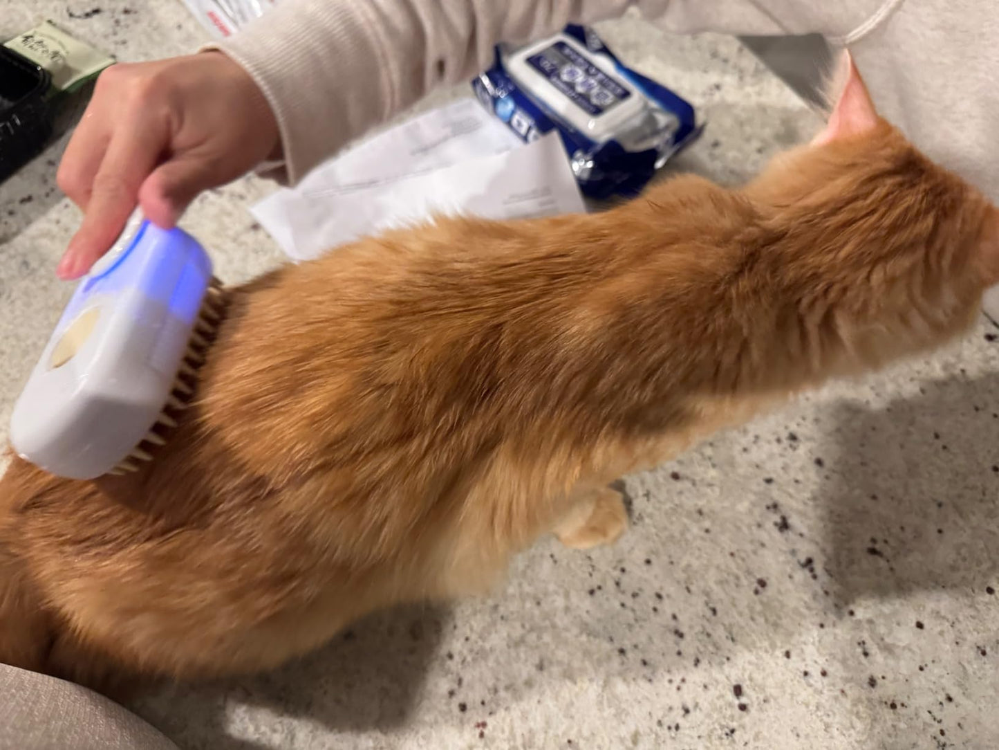 SzőrStop™ Párásítós állatfésű